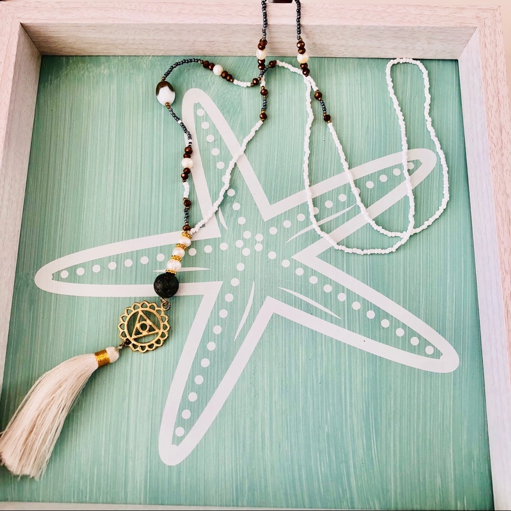 ❤️ White chakra yoga tassel necklace 5/$25